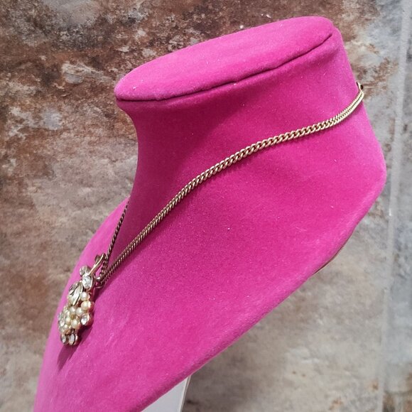 Vintage Clustered Floral Pendant Necklace Gold Tone - Picture 13 of 14